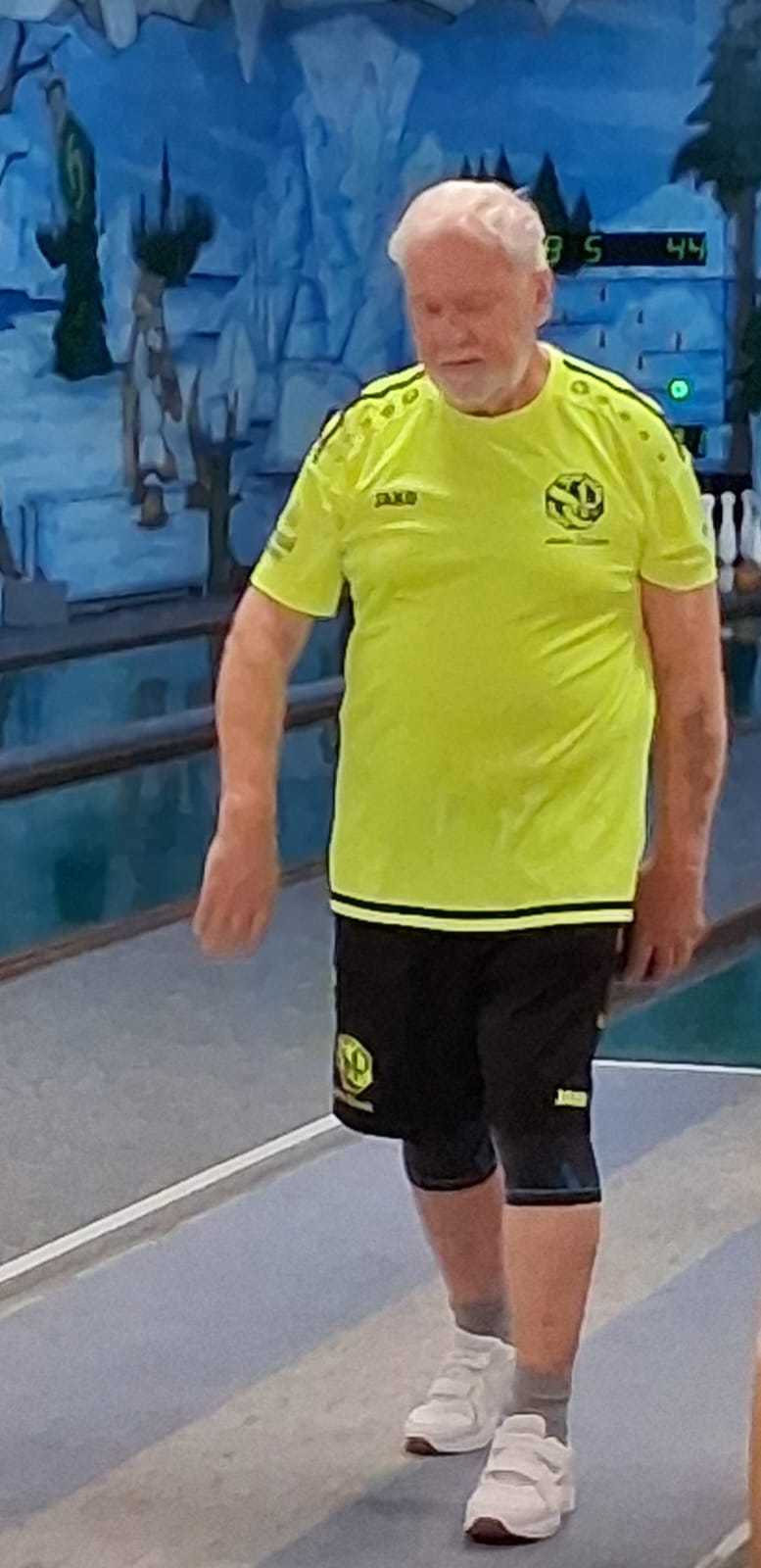 Kurt Borgwardt auf der Kegelbahn beim Auswärtsspiel in Ubstadt